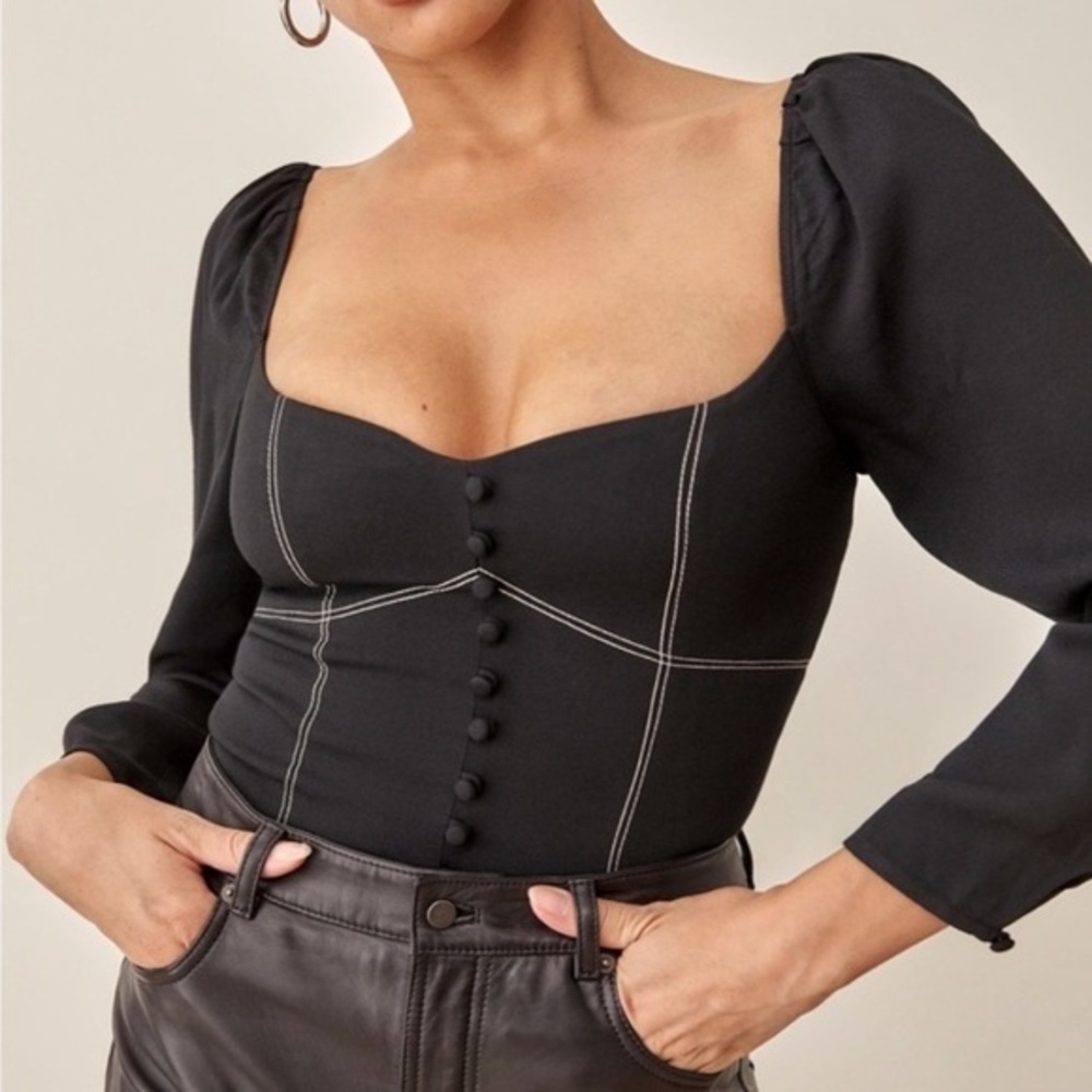 Reformation Clio Top black and white